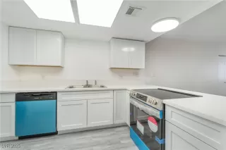 More Details about MLS # 2654484 : 228 NORTH BRUCE STREET D
