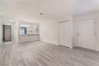 Photo #4: 2654484 Listing