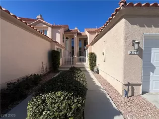 Photo #2: 2654509 Listing