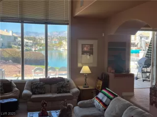 Photo #6: 2654509 Listing