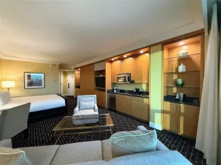 Photo #6: 2654535 Listing