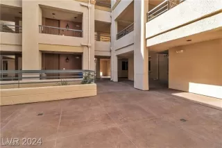 Photo #4: 2654558 Listing