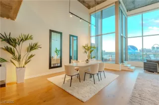 Photo #2: 2654560 Listing