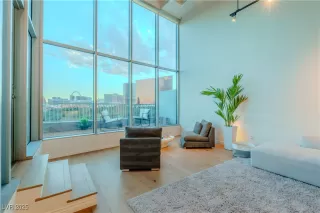 Photo #4: 2654560 Listing