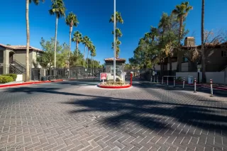 Photo #2: 2654599 Listing