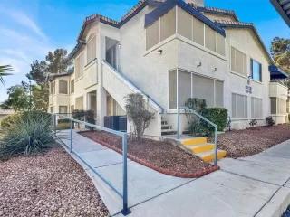 Photo #4: 2654607 Listing