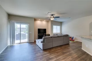 Photo #5: 2654635 Listing