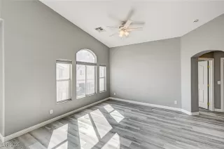 Photo #5: 2654674 Listing