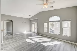 Photo #6: 2654674 Listing