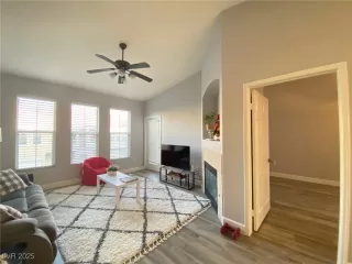 Photo #5: 2654680 Listing