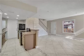 Photo #4: 2654713 Listing