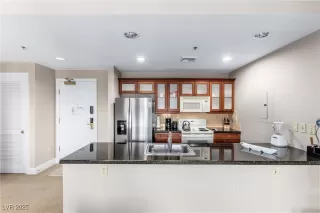 Photo #1: 2654799 Listing 