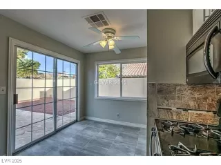 Photo #2: 2654833 Listing