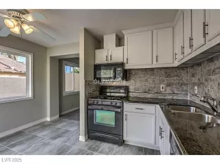 Photo #3: 2654833 Listing