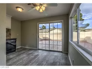 Photo #5: 2654833 Listing