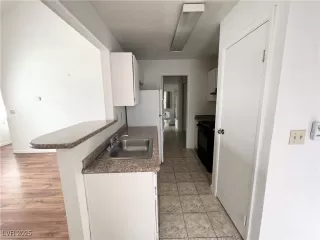 Photo #3: 2654879 Listing 