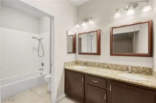 Photo #4: 2654913 Listing