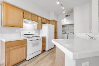 Photo #5: 2654916 Listing 