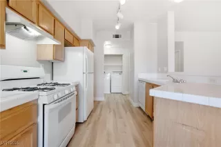 Photo #6: 2654916 Listing 