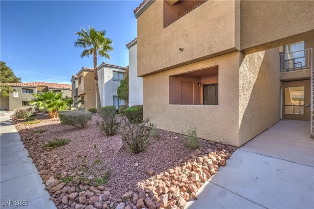 MLS: 2654922 Condo For Sale