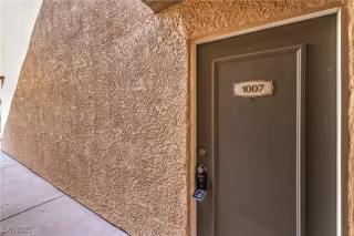 Photo #1: 2654922 Listing 