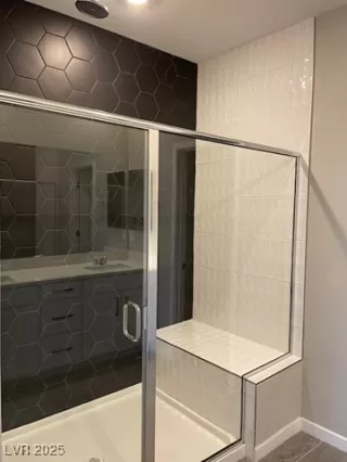 Photo #5: 2654934 Listing