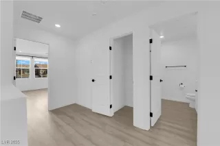 Photo #3: 2654958 Listing