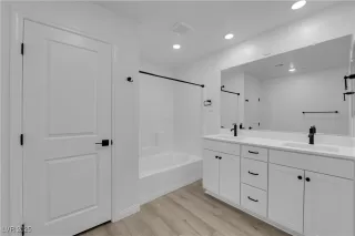 Photo #6: 2654958 Listing