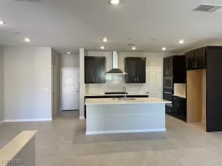 Photo #2: 2654961 Listing 