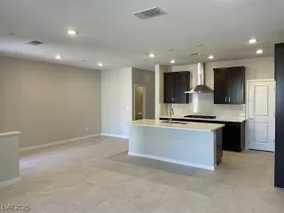 Photo #3: 2654961 Listing 