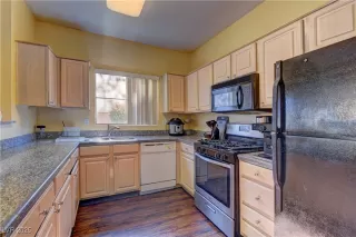 Photo #5: 2654966 Listing