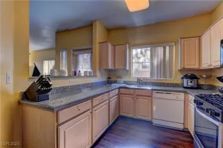 Photo #6: 2654966 Listing