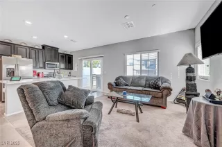 Photo #6: 2654972 Listing