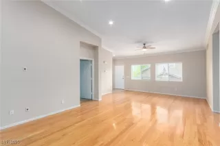 Photo #2: 2654986 Listing 