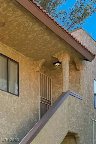 Photo #2: 2654988 Listing