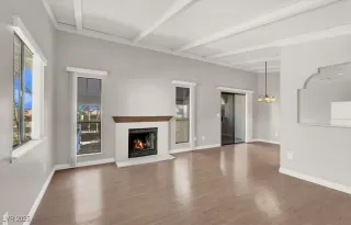 Photo #4: 2654988 Listing