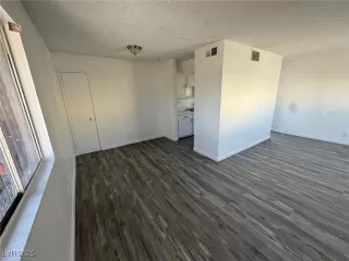 Photo #3: 2655000 Listing 