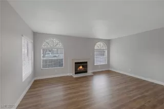 Photo #4: 2655014 Listing