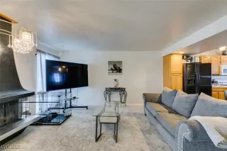 Photo #4: 2655047 Listing