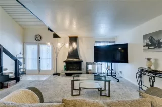 Photo #5: 2655047 Listing