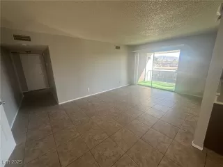 Photo #4: 2655061 Listing 