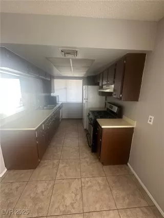 Photo #5: 2655061 Listing 