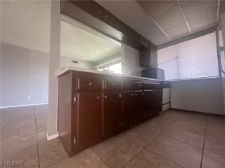 Photo #6: 2655061 Listing 