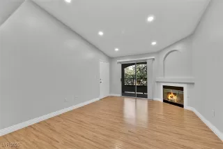 Photo #4: 2655088 Listing 