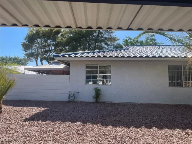 MLS: 2655096 Condo For Sale