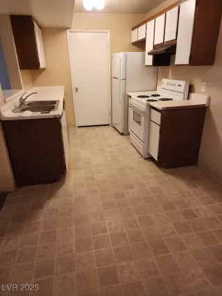 Photo #6: 2655108 Listing 