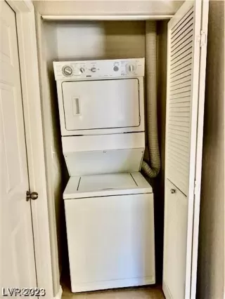 Photo #4: 2655171 Listing