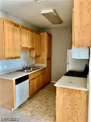 Photo #5: 2655171 Listing