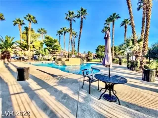 Photo #6: 2655171 Listing