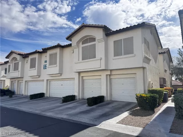 MLS: 2655173 Condo For Sale